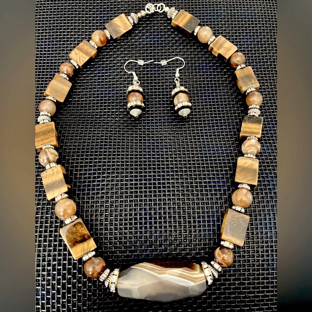 NWOT ONE OF A KIND GENUINE JASPER AND TIGER EYE NECKLACE AND EARRING SET